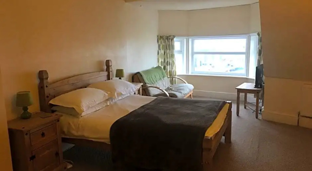 Camelot Seafront Hotel