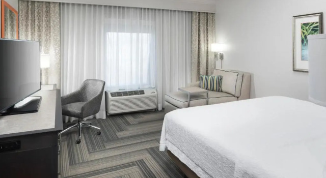 Номер Mobility Accessible Hampton Inn & Suites by Hilton Atlanta Perimeter Dunwoody