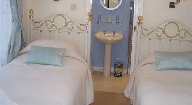 Tigh Na Crich, Забронировать Отель Отели Glasgow & The Clyde Valley 4 звезды, 4*