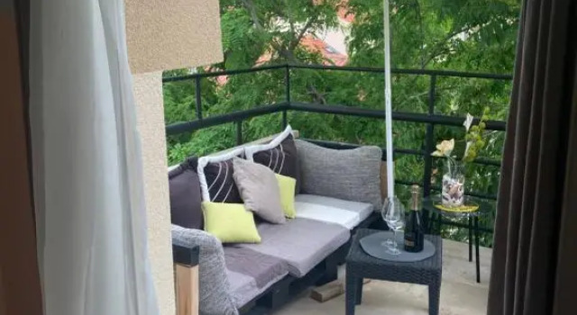Апартаменты с видом на сад Apartments Duje