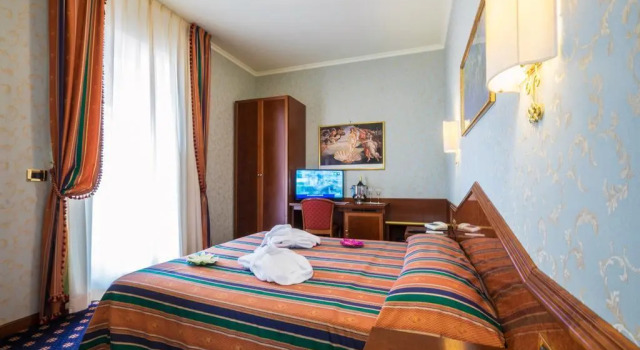 Hotel Royal, Забронировать Отель Отели Озера Больсена с завтраком, Завтраки