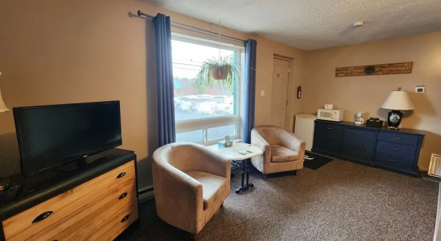 Номер Deluxe Dwight Village Motel