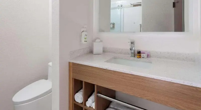 Четырёхместный номер Standard La Quinta Inn & Suites by Wyndham Coralville Iowa City
