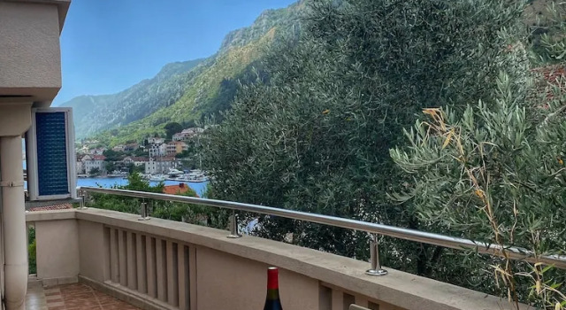 Полулюкс с красивым видом из окна Montebay Perla
