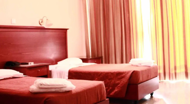 Трёхместный номер Standard Apollo Hotel