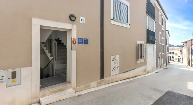 Charming Bright Gem Rovinj Downtown, Забронировать Апартаменты/квартира Ровинь Rovinj Riviera, рядом с Пристань для яхт Ровиня