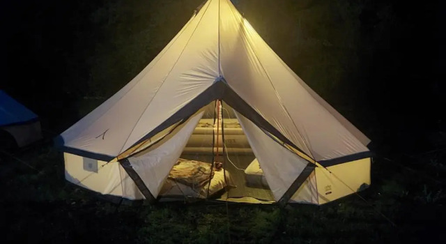 Тент Šeberák - ubytování v CHATIČKÁCH a GLAMPING