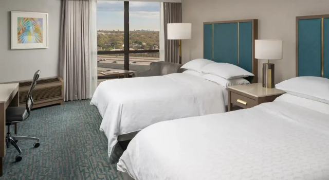 Четырёхместный номер Standard Sheraton Dallas Hotel by the Galleria