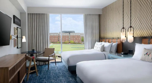 Четырёхместный номер Standard с видом на город The Ellison, Oklahoma City, a Tribute Portfolio Hotel
