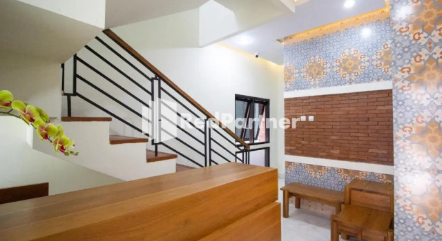 Balmoral House Ambarukmo, Book Hotel Depok 