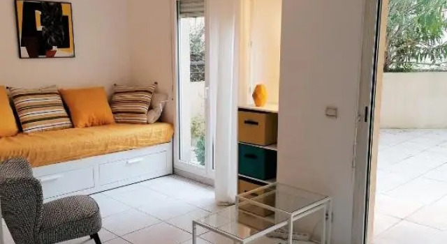 Studio neuf 25 m2, terrasse 35 m2 proche port Nice, Centre ville, Забронировать Апартаменты/квартира Рикье Ницца, рядом с Гора Борон