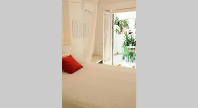 Апартаменты One Bedroom Apartment with Outdoor Space Next to Museum