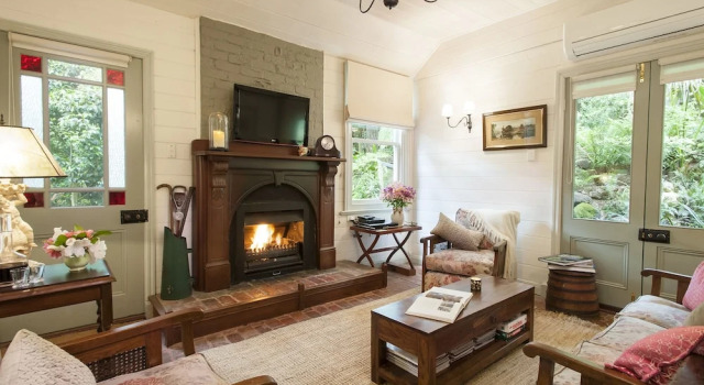 Candlelight Cottage, Забронировать Дом для отпуска Виллы Олинда, рядом с Fiddlers Green Bushland Reserve, Вилла