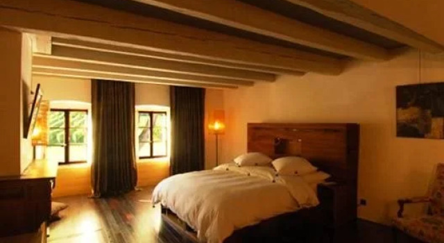 Château le Rosey, Rezerwuj Hotel Hotele w Vaud z basenem, Basen