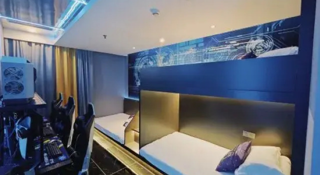 Кровать в общем номере (мужской номер) New Jingjie Electronic Tender Theme Hotel (Beijing Sihuidong Subway Station)