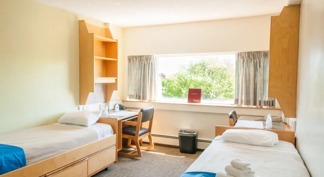 Четырёхместный номер Standard Saint Mary's University Residence Summer Accommodations