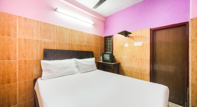 SPOT ON 45468 Kumarans Inn