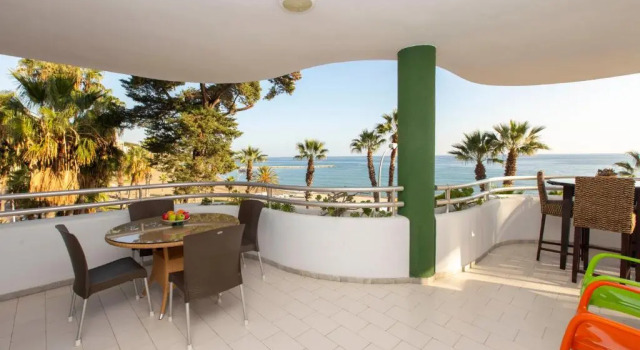Villa Venecia, Apartamento de Lujo en 1º línea de playa + parking, Забронировать Апартаменты/квартира Эсте Малага
