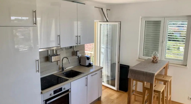 Апартаменты Comfort 1-Bedroom Apartment with Pool & Sea view
