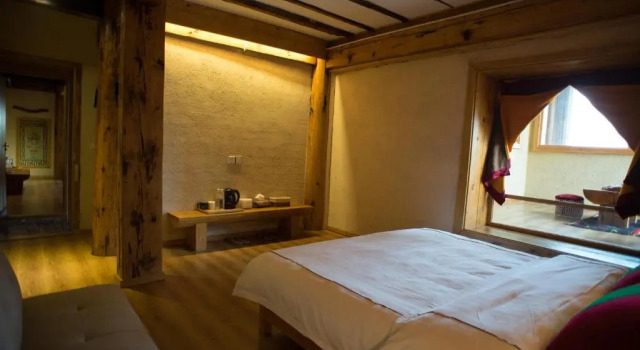 Номер Standard Courtyard Shangri-la 藏舍小院