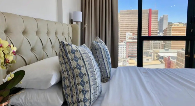 Urban Oasis At The Four Seasons, Забронировать Апартаменты/квартира Апартаменты Кейптауна, рядом с South African National Gallery, Апартаменты/квартира