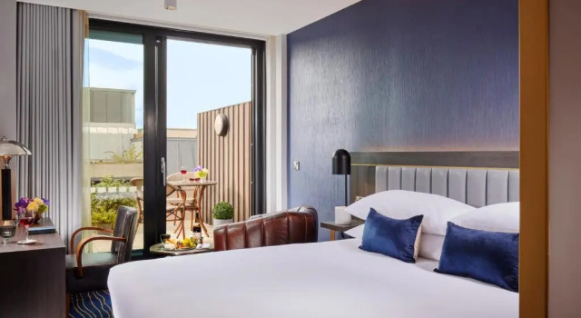 Номер Standard с балконом The Grafton Hotel