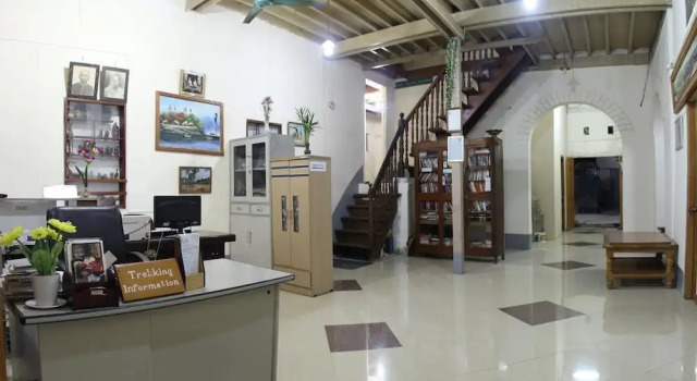 Mr. Charles Guest House - Hostel