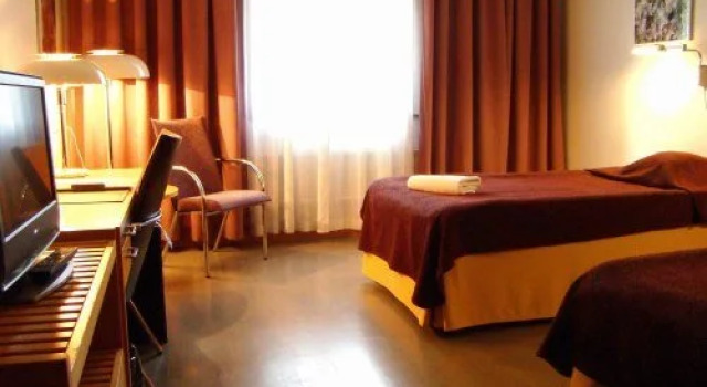 Hotel Kuninkaantie, Rezervovat Hotel Espoo Peuramaa Ski
