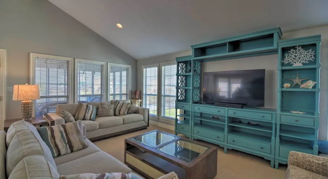 Fish at Canalfront Bay St Louis Home - Dock & Deck, Забронировать Отель Бей-Сент-Луис Миссисипи - побережье