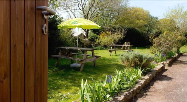 YHA Cheddar, Забронировать Отель Чеддер Mendip Hills, рядом с Гольф-клуб Cheddar Crazy