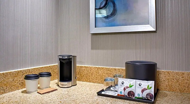 Четырёхместный номер Deluxe с видом на внутренний двор Comfort Inn & Suites Eden Prairie - Minneapolis Southwest
