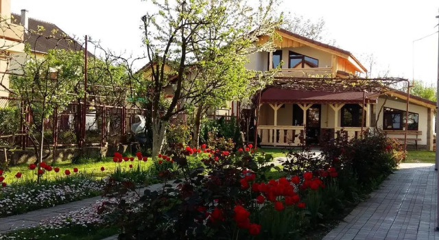 Casa Ioana, Rezervovat Hotel Hotely v Hunedoara s parkováním, Parkování