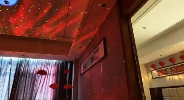 Люкс New Silk Road International Hotel
