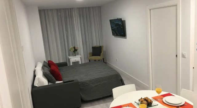 Apartamentos Casa Campaña 3000, Забронировать Апартаменты/квартира Эль-Грове O Grove Peninsula, рядом с Церковь Сан-Мартино