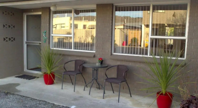 Апартаменты Almond Court Motel