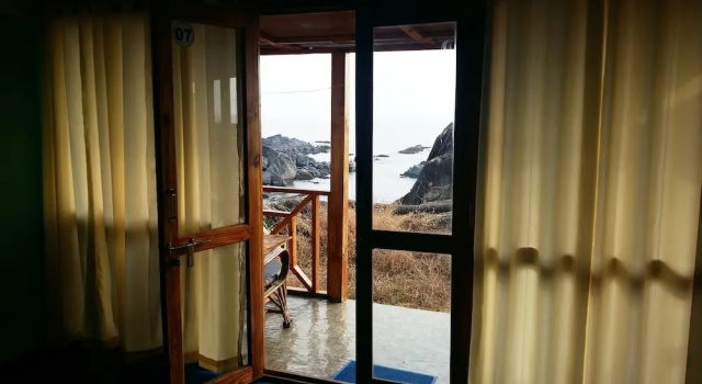 Коттедж Neptune Point Hill Cottages