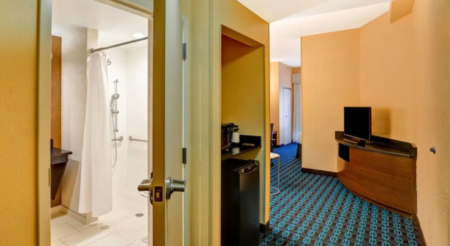 Двухместный люкс Fairfield Inn & Suites Christiansburg