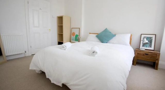 Апартаменты Bright 2 bedroom Apt - Great location - Free Parking