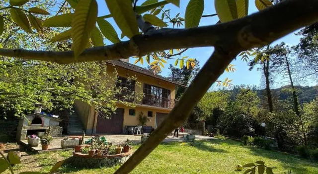 Bed & Breakfast Le Cicale E la Formica, Забронировать Отель Казарца-Лигуре Итальянская Ривьера
