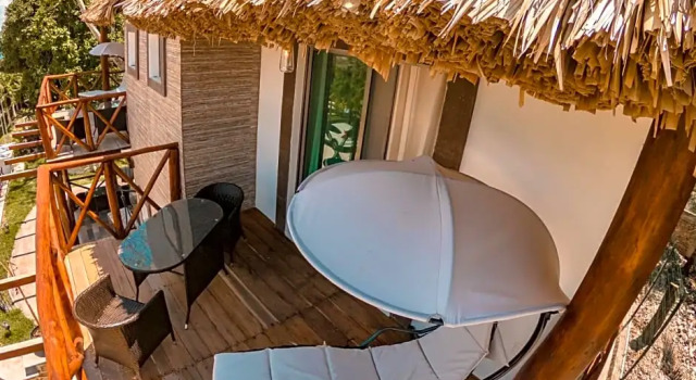Люкс с видом на озеро Hotel Pancho Villas