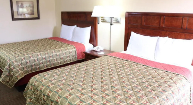 Четырёхместный номер Standard Budget Inn Flagstaff