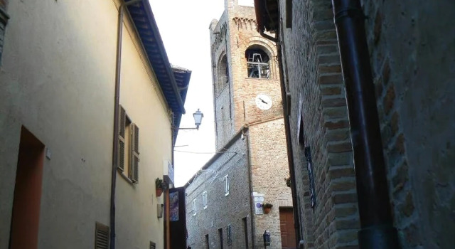 Antica Canonica, Book Hotel Hoteller i Colbordolo med parkering, Parkering