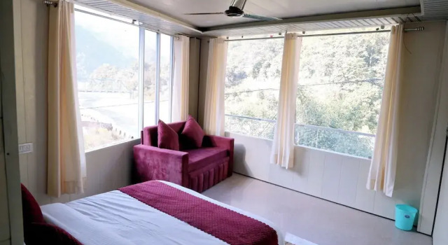 Ditya Destiny's JK River View Resort, Rezervovat Lázně / Resort Rišikéš Uttarakhand