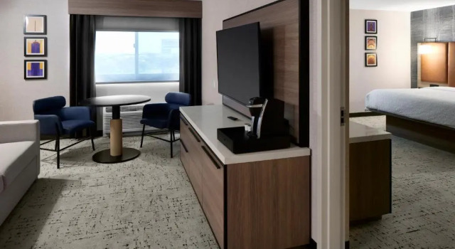Двухместный люкс c 1 комнатой Hampton Inn Newark Airport