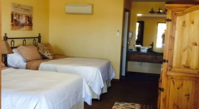 Четырёхместный номер Standard HH Creek Inn