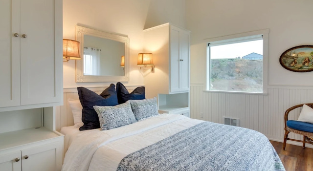 Коттедж с 4 комнатами с балконом Scenic Bandon Vacation Rental w/ Beach Access!