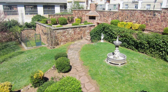 House With 4 Bedrooms in Pradoluengo, With Wonderful Mountain View and Enclosed Garden, Забронировать Отель Прадолуэнго Burgos Province