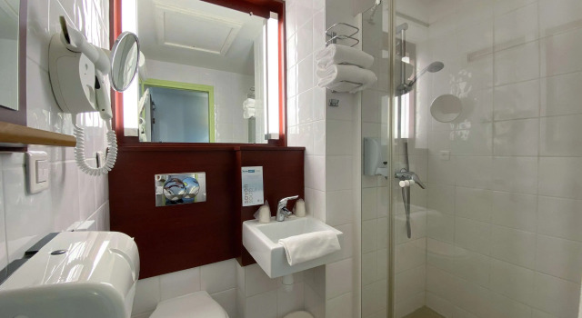 Двухместный номер Superior Kyriad Direct Roanne