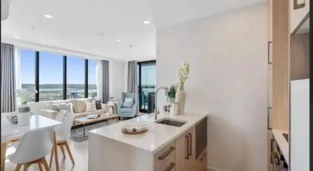 Sky Tower Views | 2 Bed 2 Bath CBD | Zodiak Stays