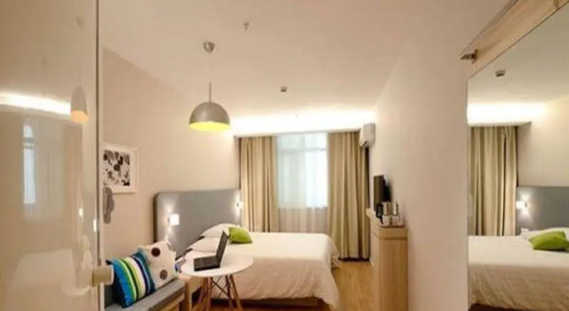 NEW- Hanting Hotel Luoyang Wanda Branch, Rezervovat Hotel Luo-jang Henan